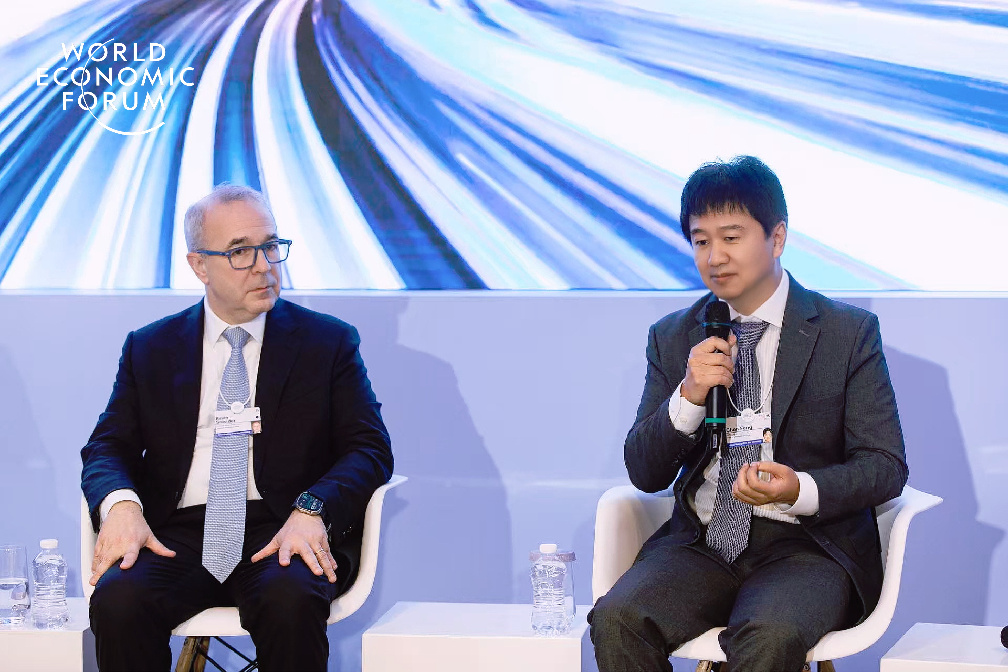 图 安谋科技CEO陈锋出席“助力中国科技新突破”圆桌论坛