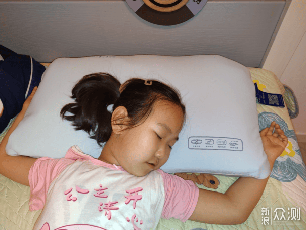 颠覆传统的云端睡眠体验-添眠F1水气浮力枕_新浪众测
