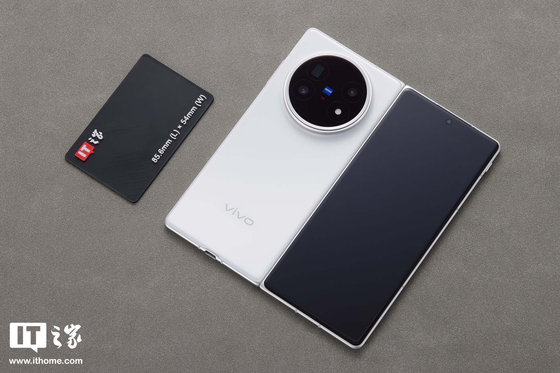 ▲ IT之家图赏：vivo X Fold5