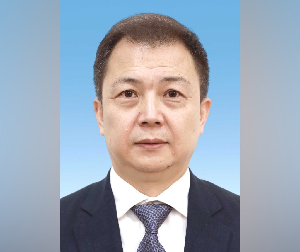 闫炳辰